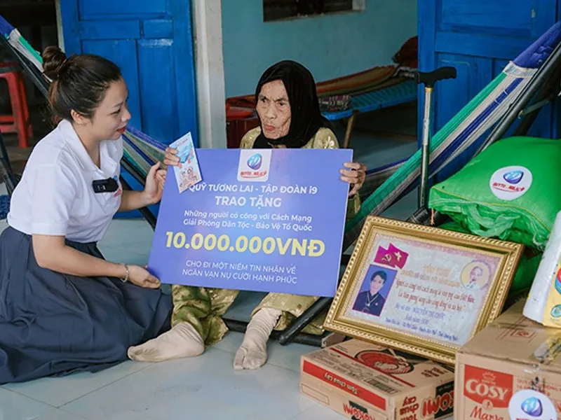 Hình ảnh minh họa một nhóm hỗ trợ hoặc đường dây nóng tư vấn.